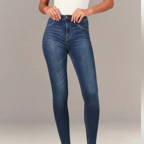 *LAST CHANCE ITEM!*  A & F Simone High-rise Super Skinny Distressed Jeans - Picture 2 of 8